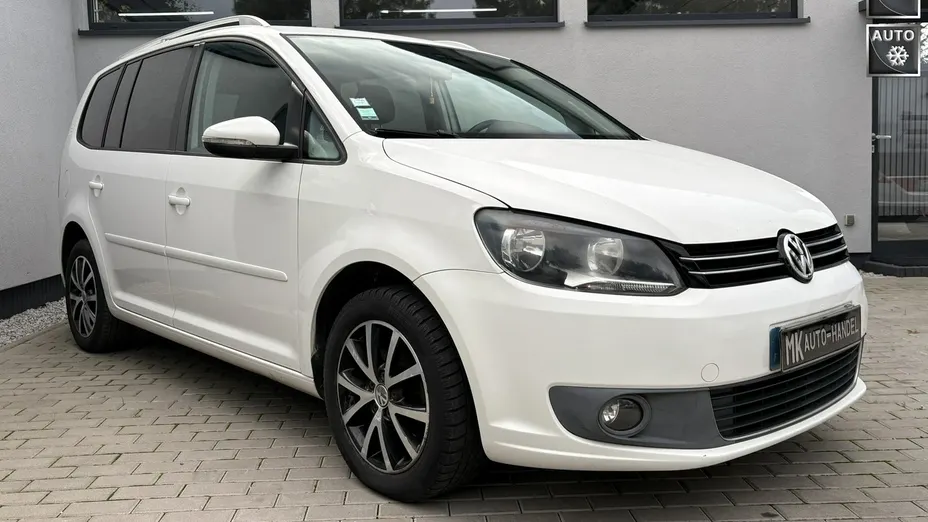 VOLKSWAGEN Touran -