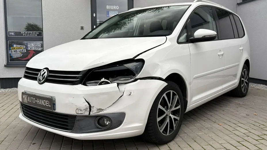 VOLKSWAGEN Touran -