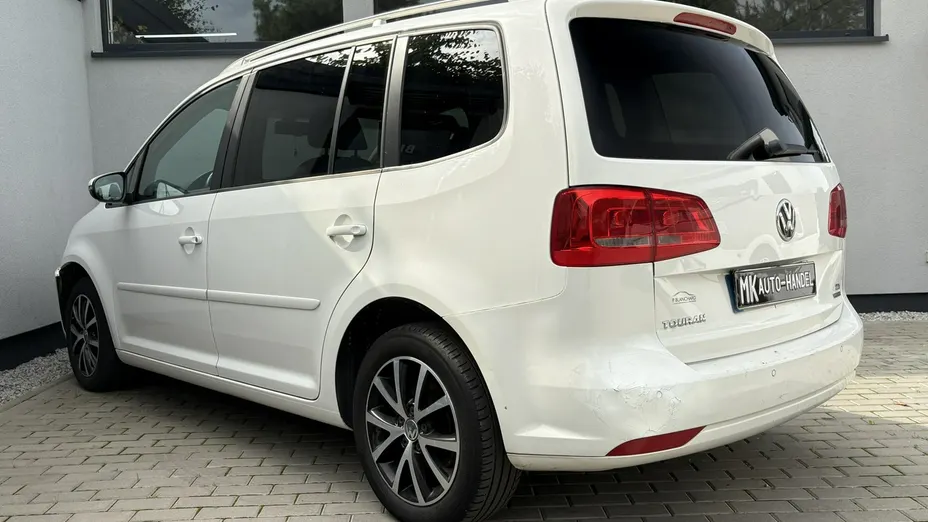 VOLKSWAGEN Touran -