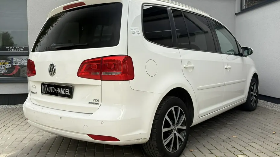 VOLKSWAGEN Touran -
