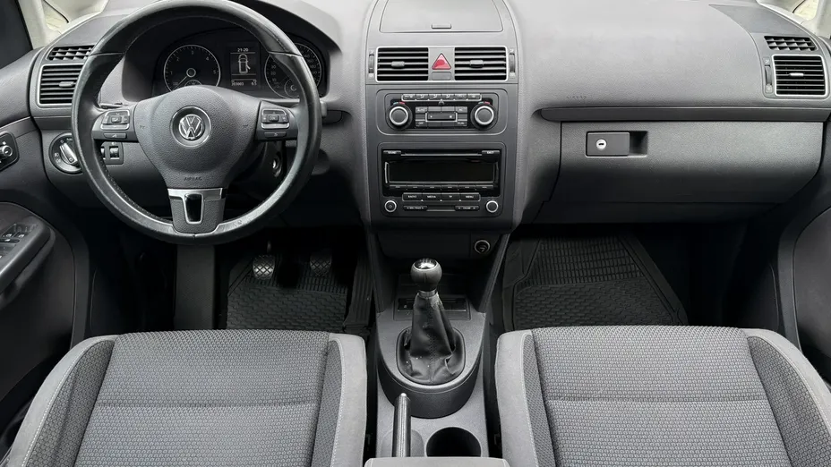 VOLKSWAGEN Touran -