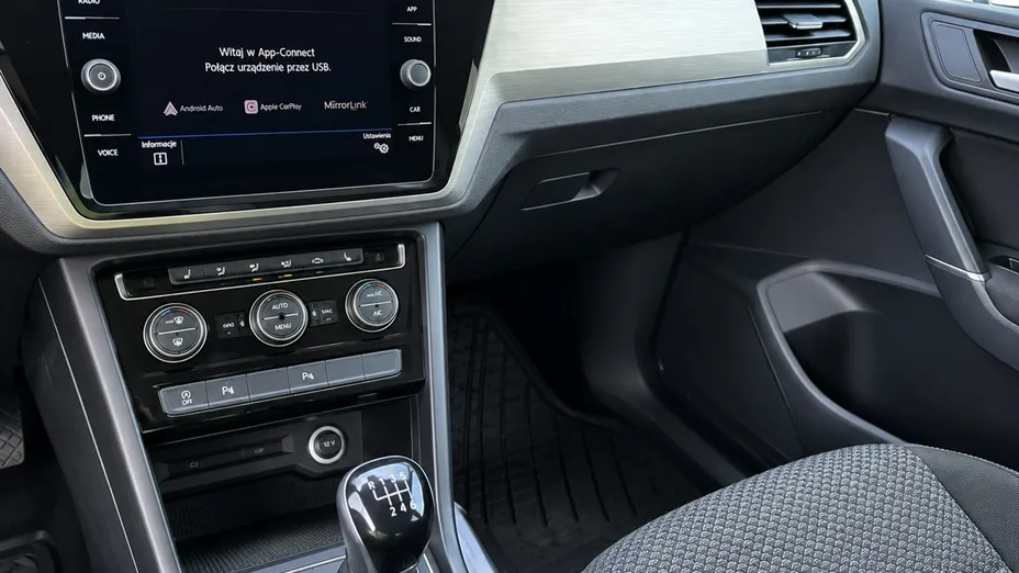 VOLKSWAGEN Touran -