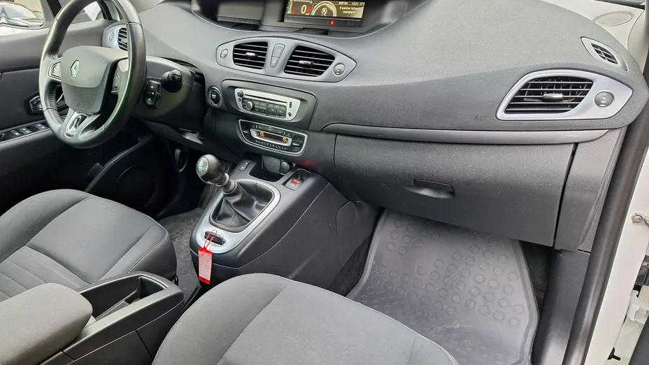 RENAULT Scenic -