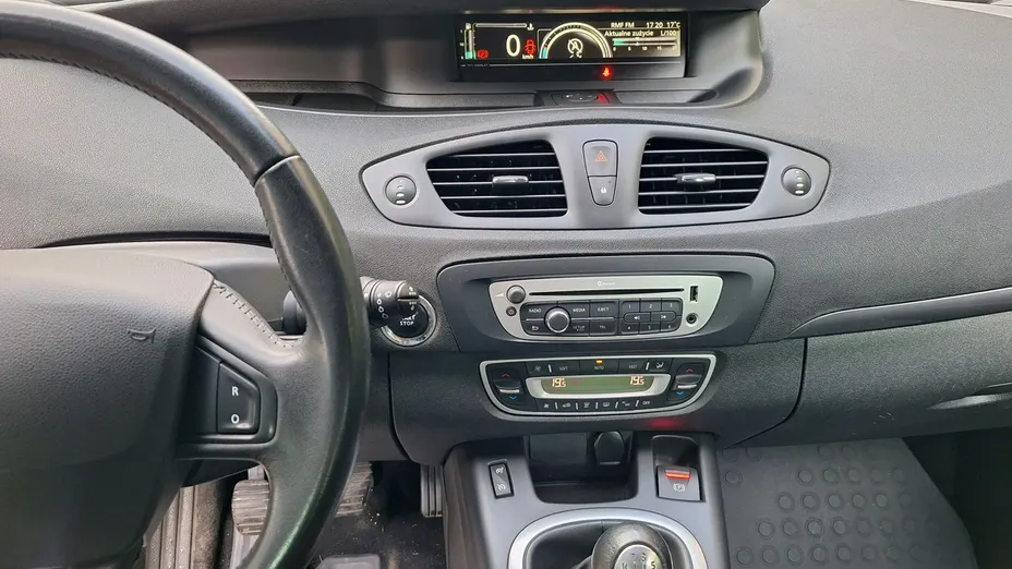 RENAULT Scenic -