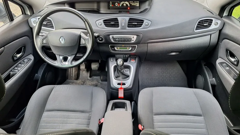 RENAULT Scenic -