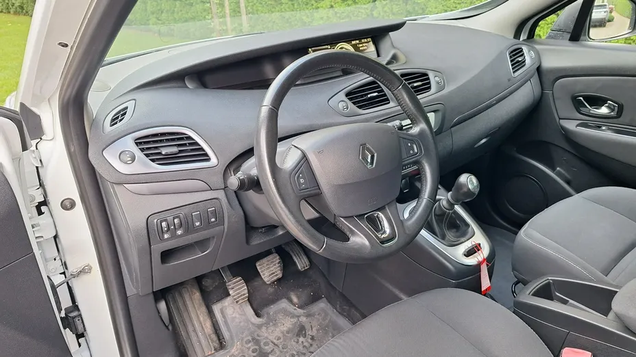RENAULT Scenic -