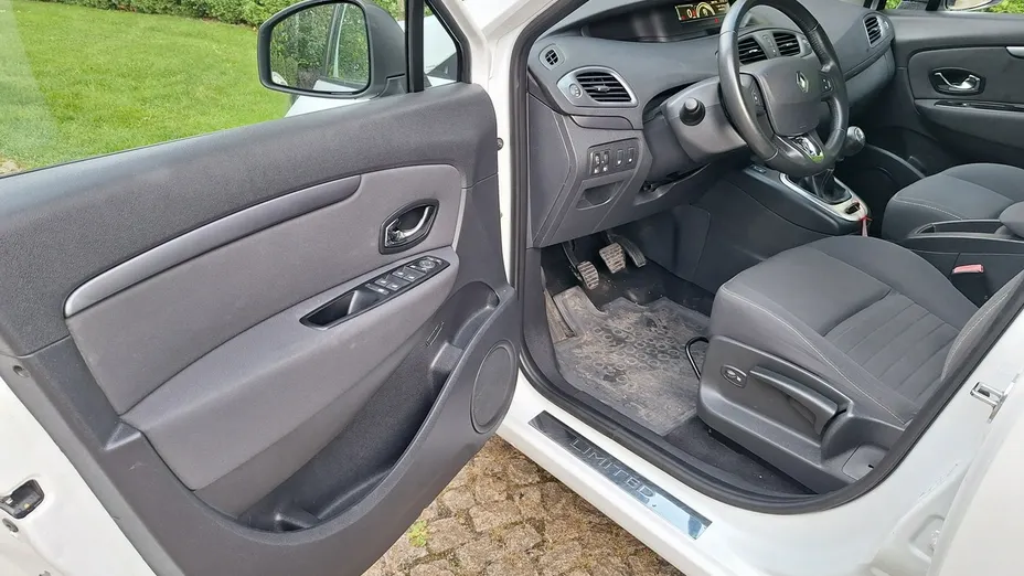 RENAULT Scenic -
