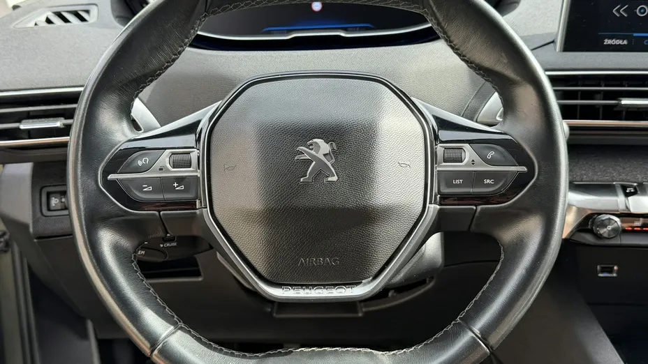 PEUGEOT 5008 -