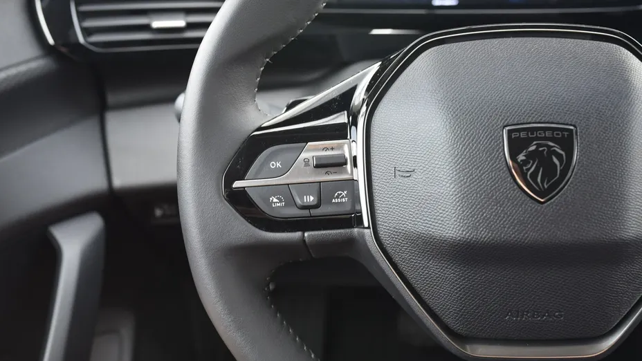PEUGEOT 308 -