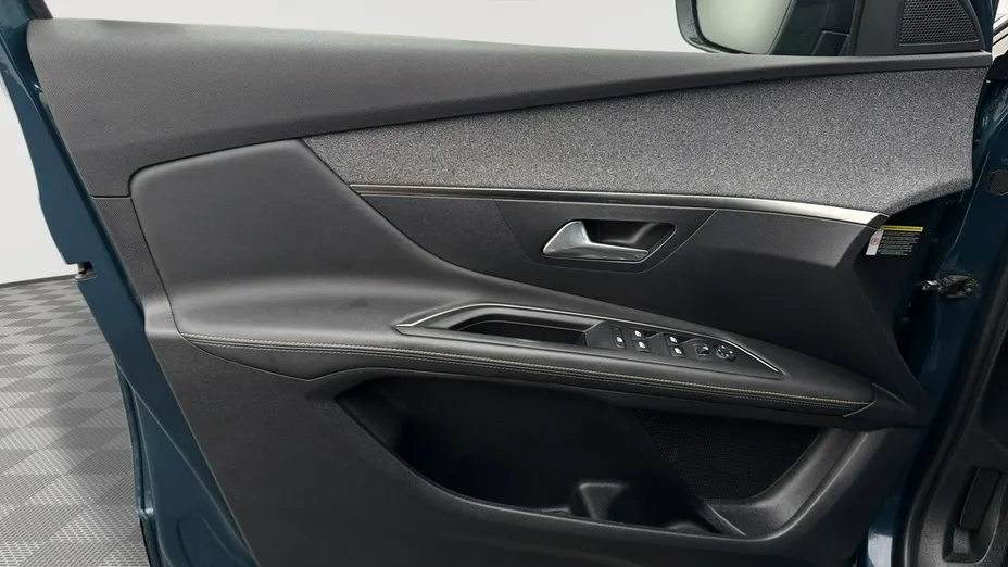 PEUGEOT 3008 -