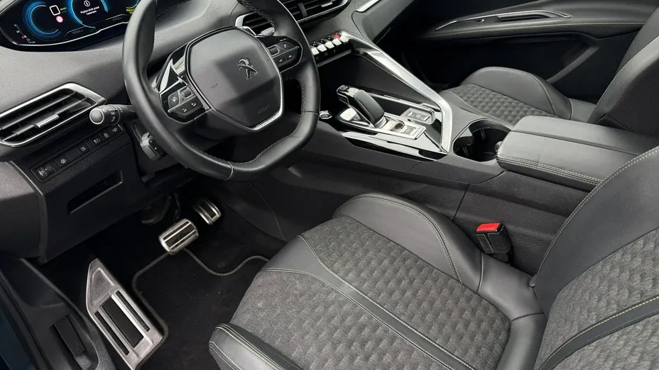PEUGEOT 3008 -