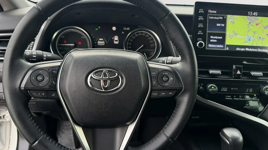TOYOTA Camry -