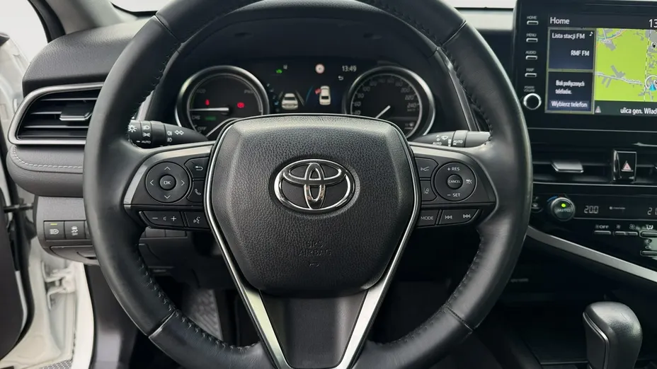 TOYOTA Camry -