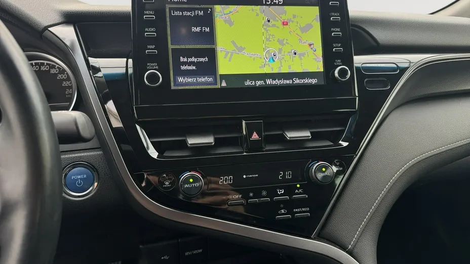 TOYOTA Camry -
