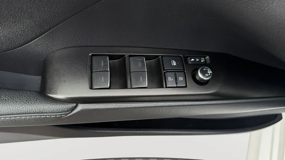 TOYOTA Camry -