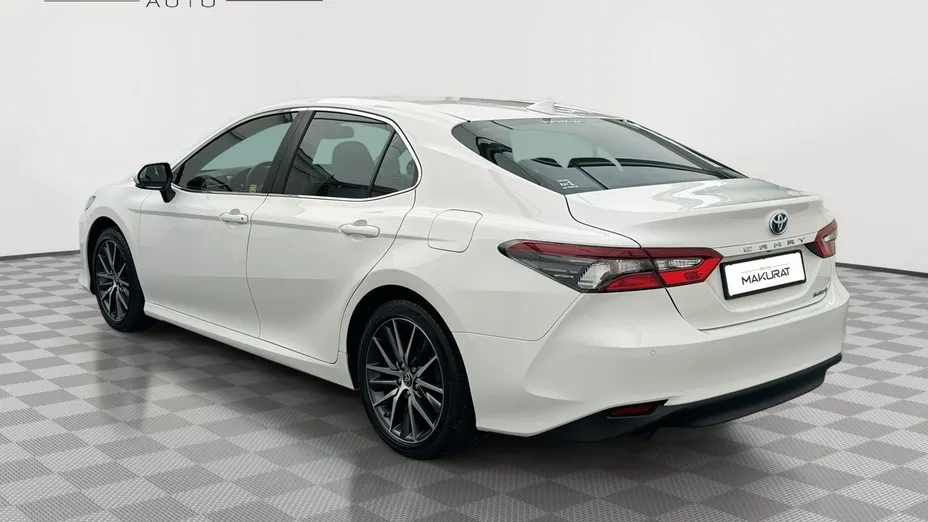 TOYOTA Camry -