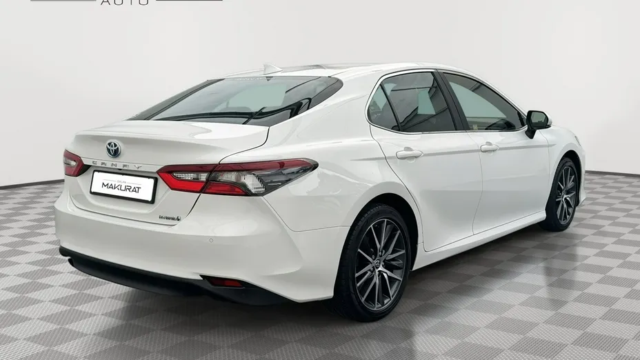 TOYOTA Camry -