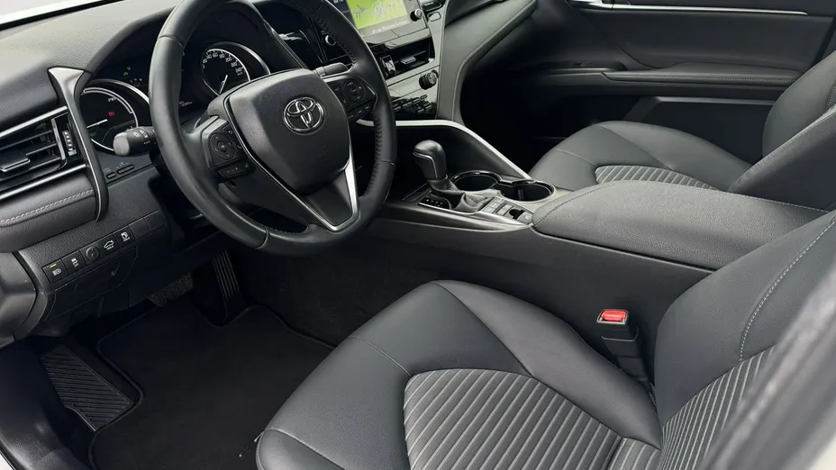 TOYOTA Camry -