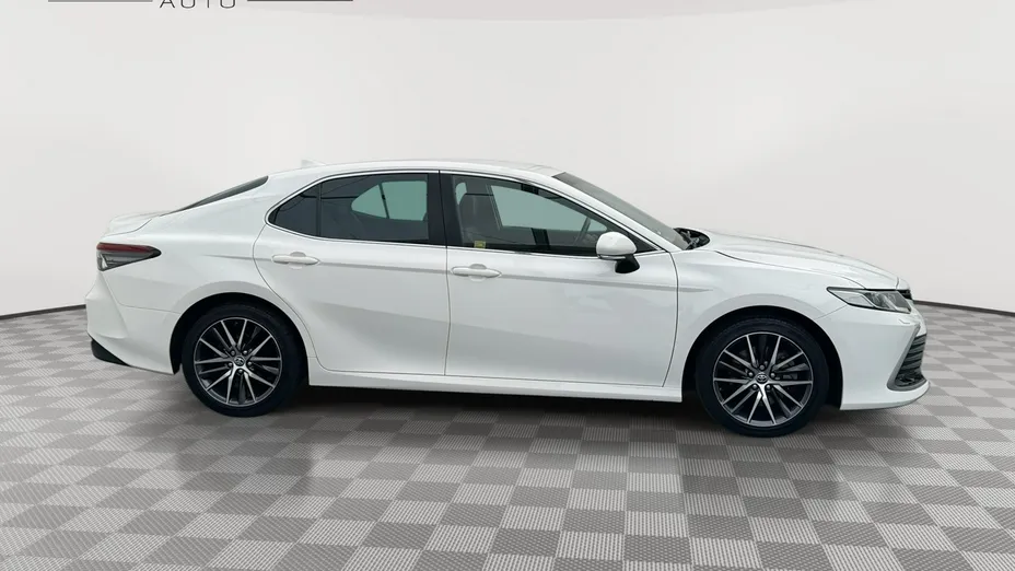 TOYOTA Camry -