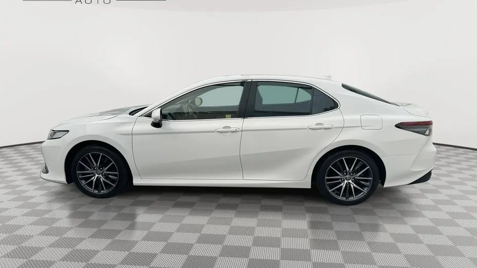 TOYOTA Camry -