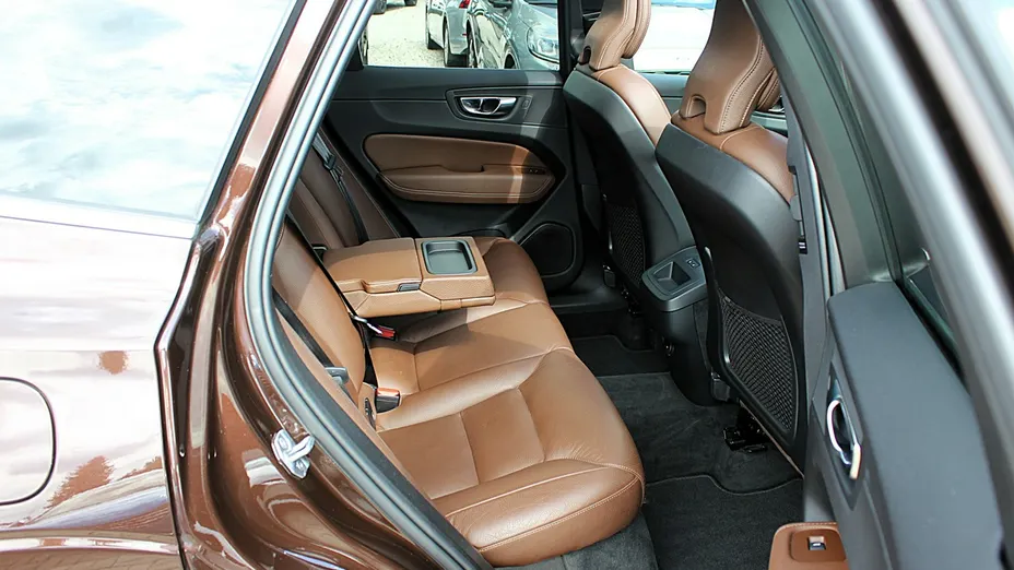 VOLVO XC60 -