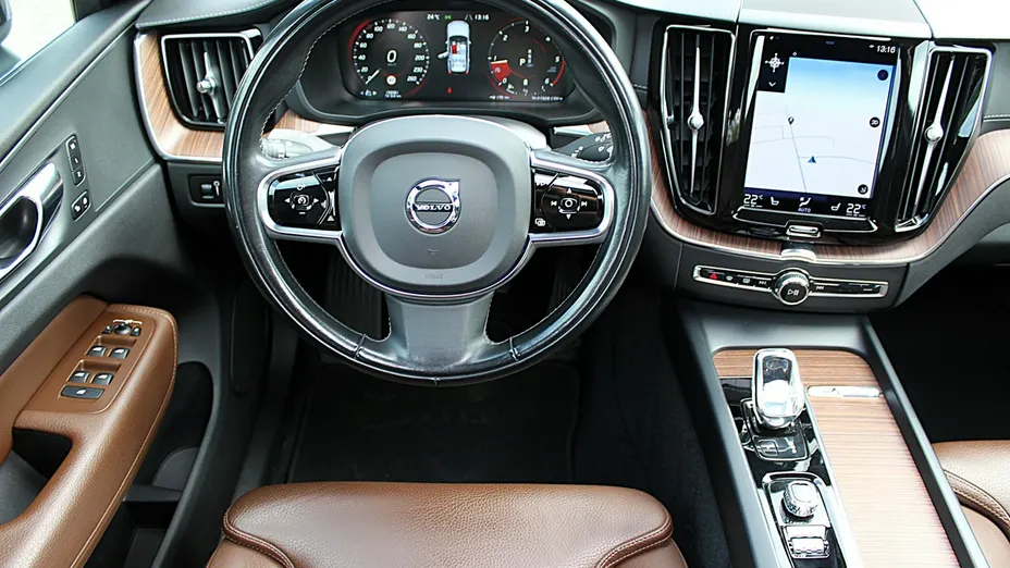 VOLVO XC60 -
