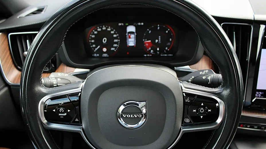 VOLVO XC60 -