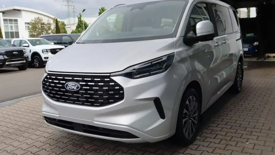 FORD Tourneo Custom -