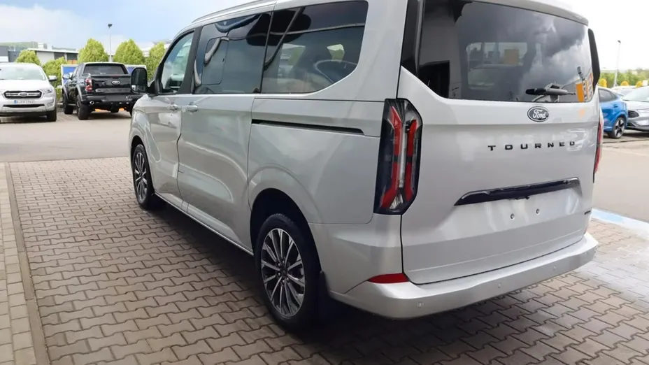FORD Tourneo Custom -
