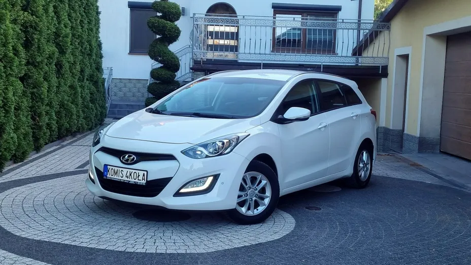 HYUNDAI i30 -