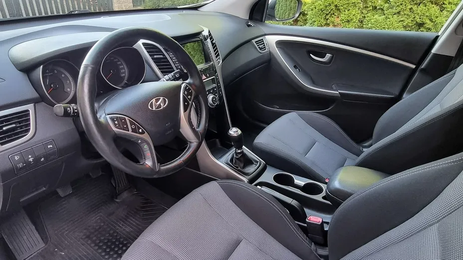 HYUNDAI i30 -