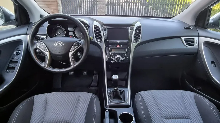HYUNDAI i30 -