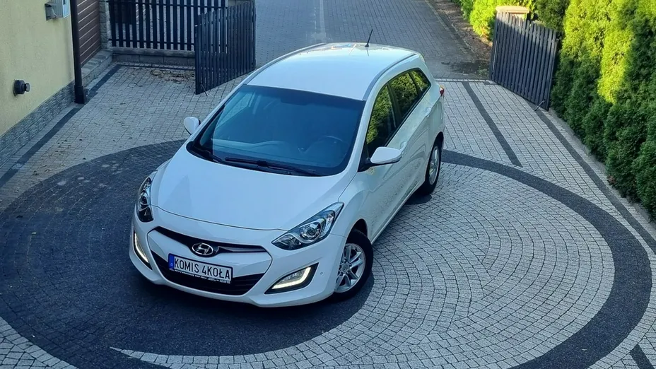 HYUNDAI i30 -
