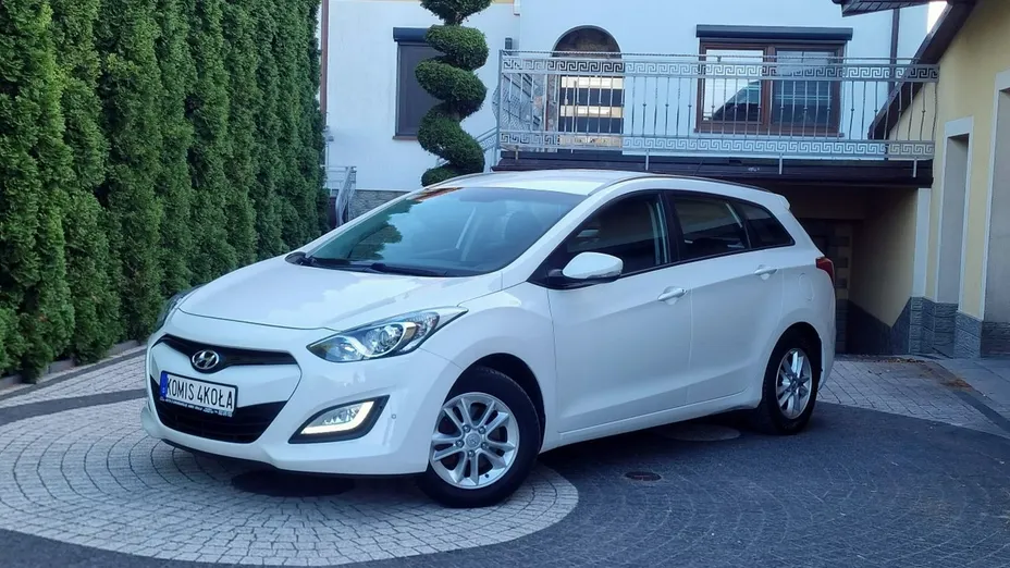 HYUNDAI i30 -