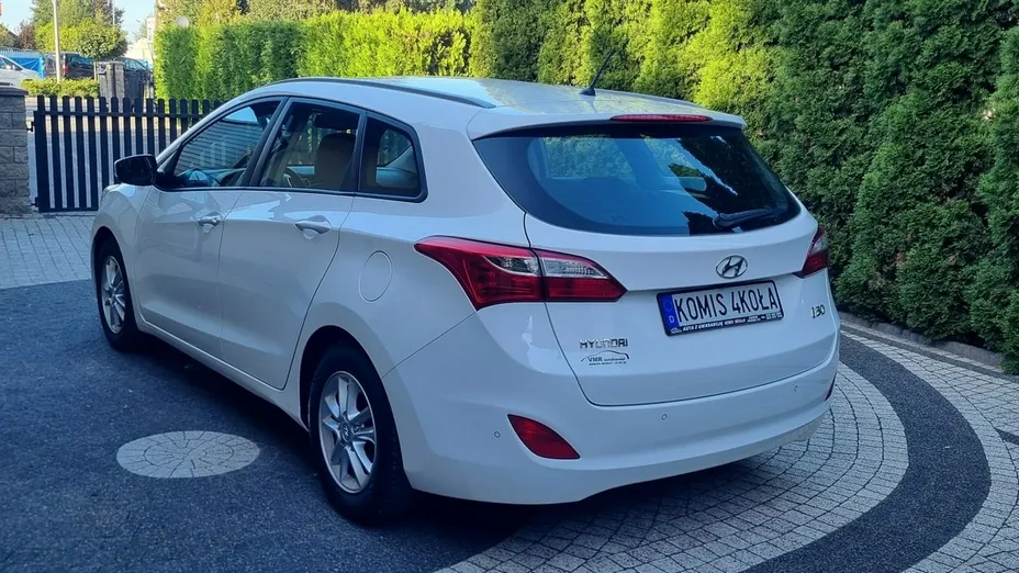 HYUNDAI i30 -