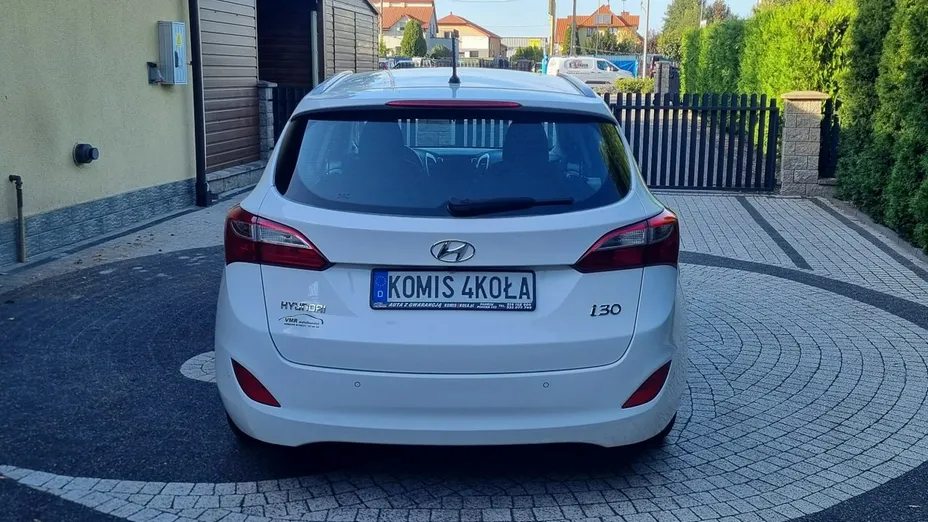 HYUNDAI i30 -