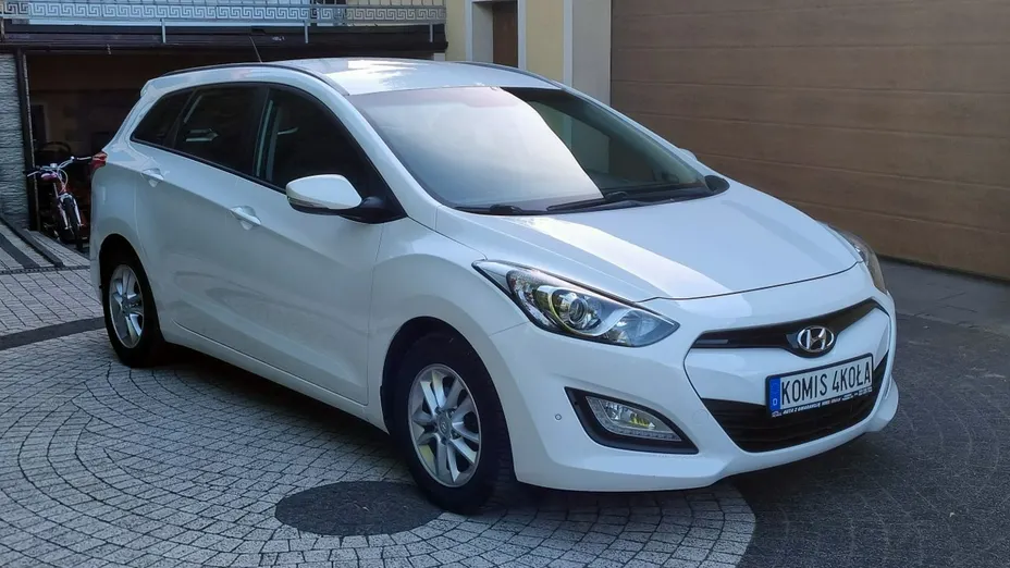 HYUNDAI i30 -