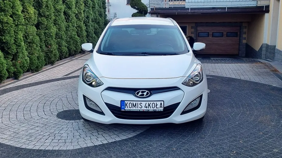 HYUNDAI i30 -