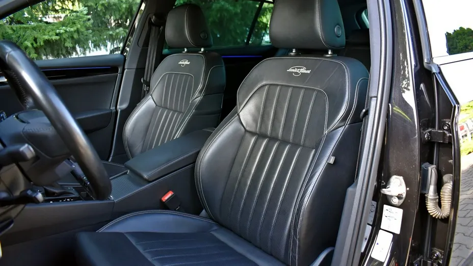 SKODA Superb -