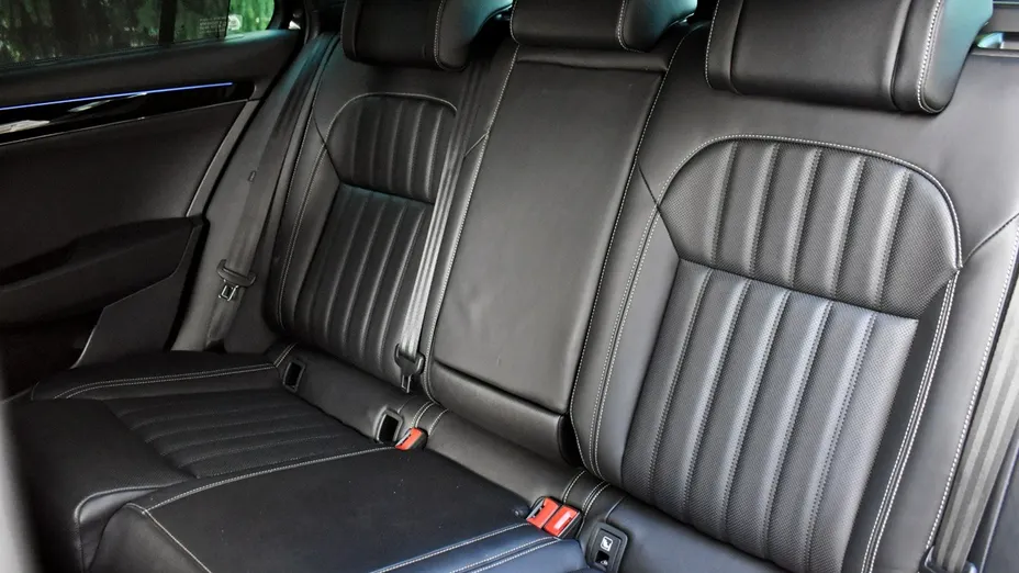 SKODA Superb -
