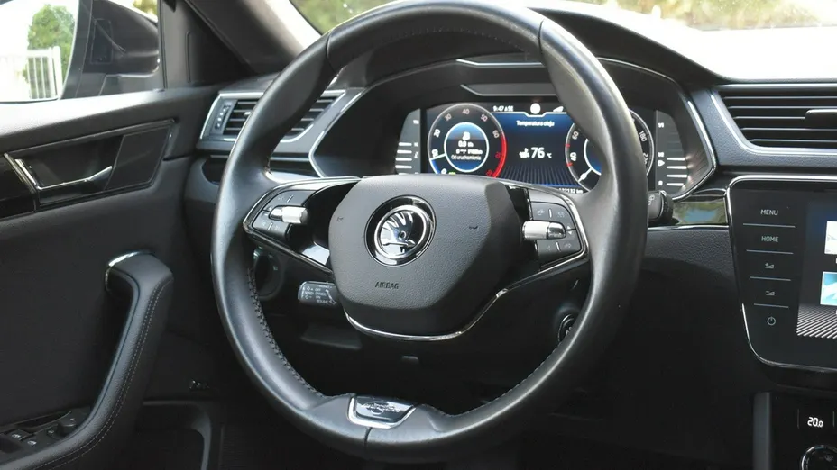 SKODA Superb -