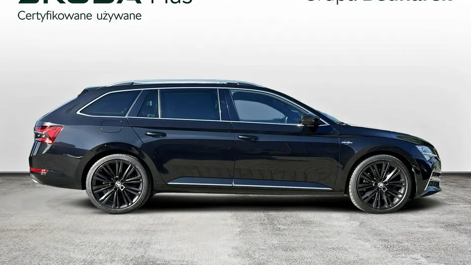 SKODA Superb -