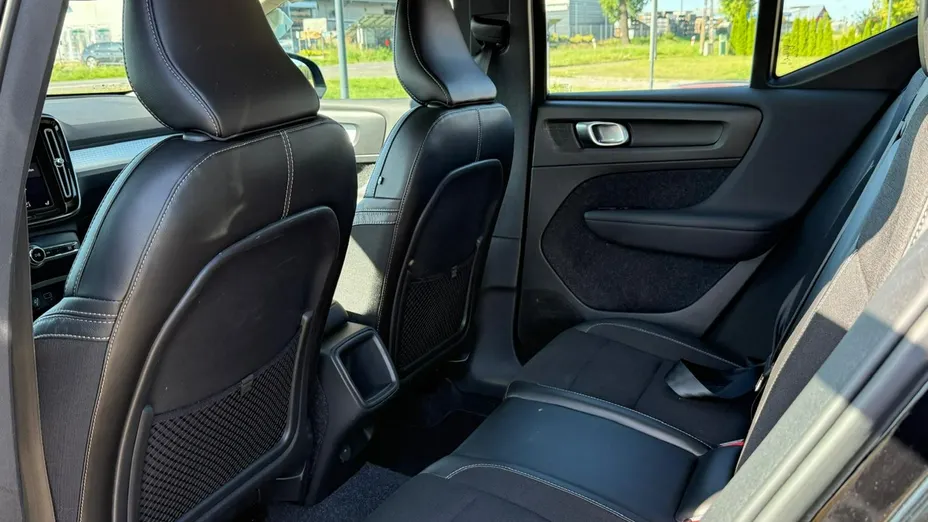 VOLVO XC40 -