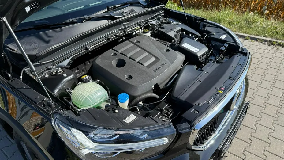 VOLVO XC40 -