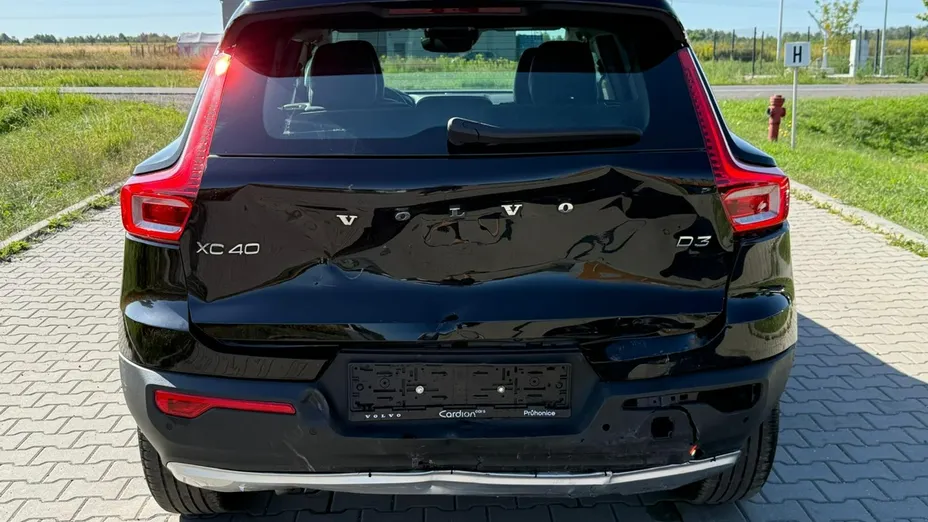 VOLVO XC40 -