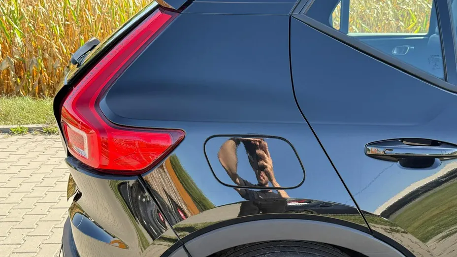 VOLVO XC40 -
