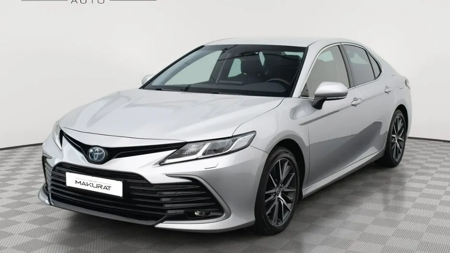 TOYOTA Camry -