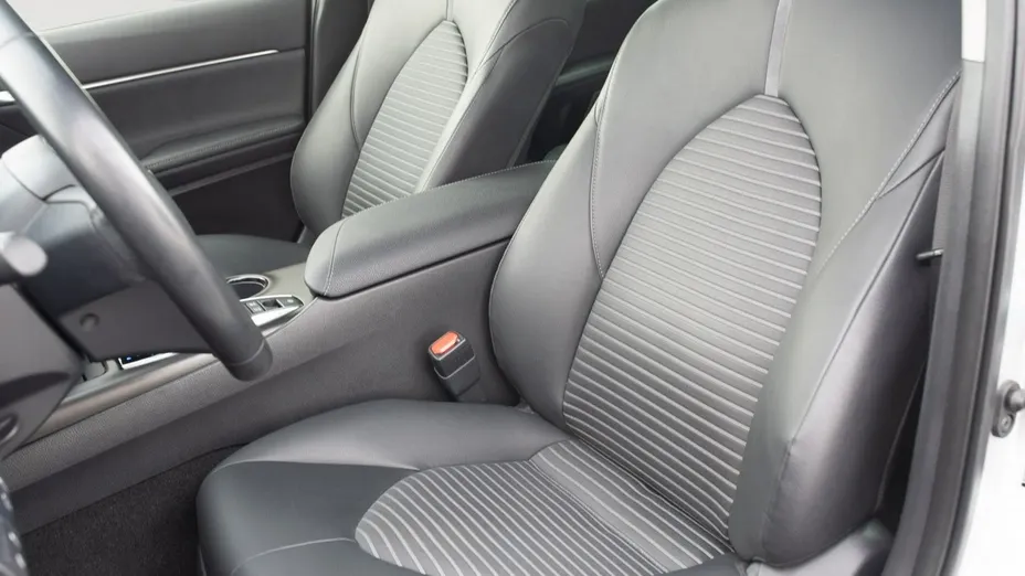 TOYOTA Camry -
