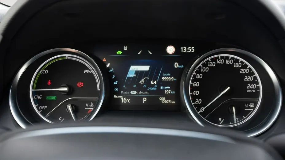 TOYOTA Camry -