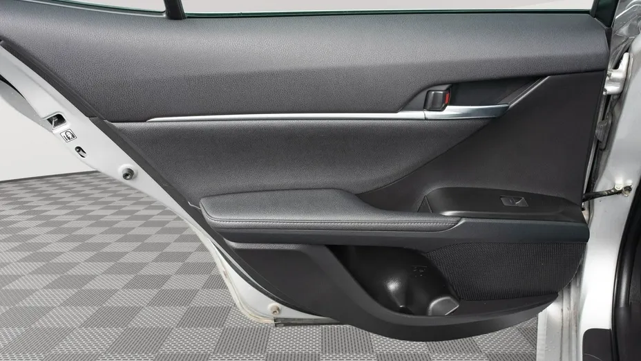 TOYOTA Camry -
